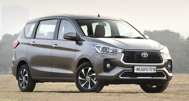 Toyota Rumion SUV hire Mumbai Pune